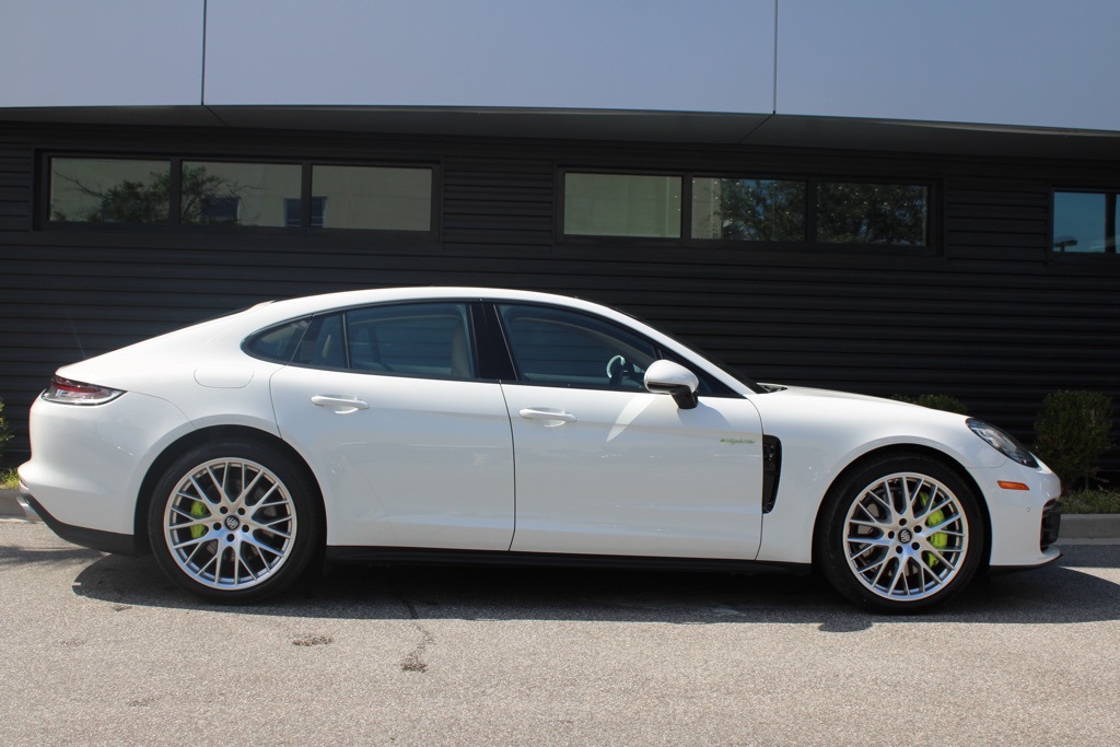 2023 Porsche Panamera E-Hybrid 4 photo 8