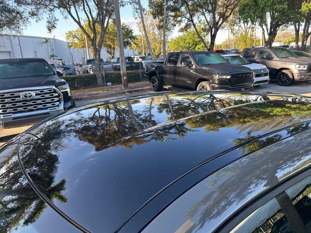 2025 Dodge Charger R/T photo 17