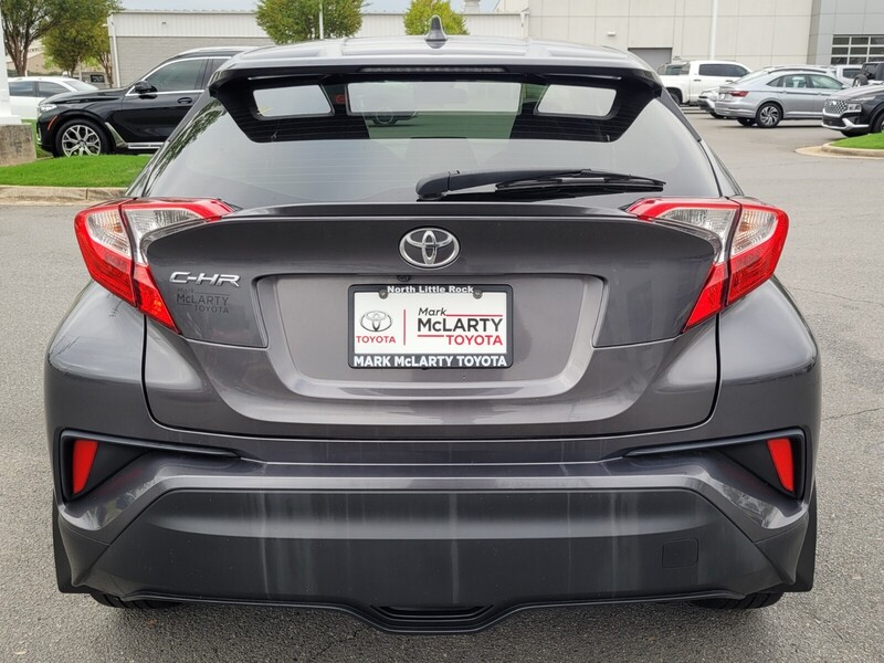 2020 Toyota C-HR LE photo 7