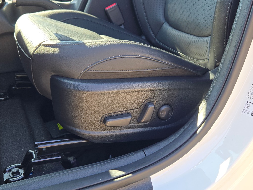 2022 Kia Seltos EX photo 23