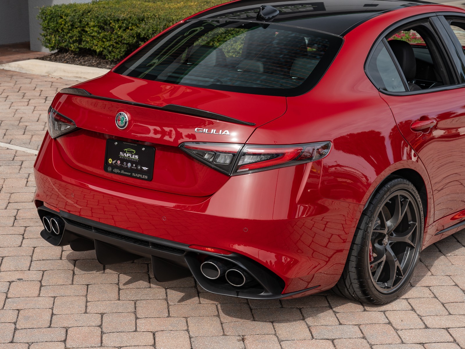 2024 Alfa Romeo Giulia Quadrifoglio photo 3