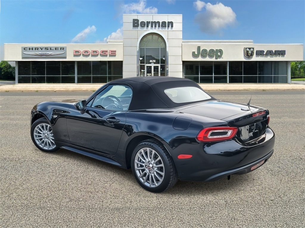 2017 Fiat 124 Spider Classica photo 5