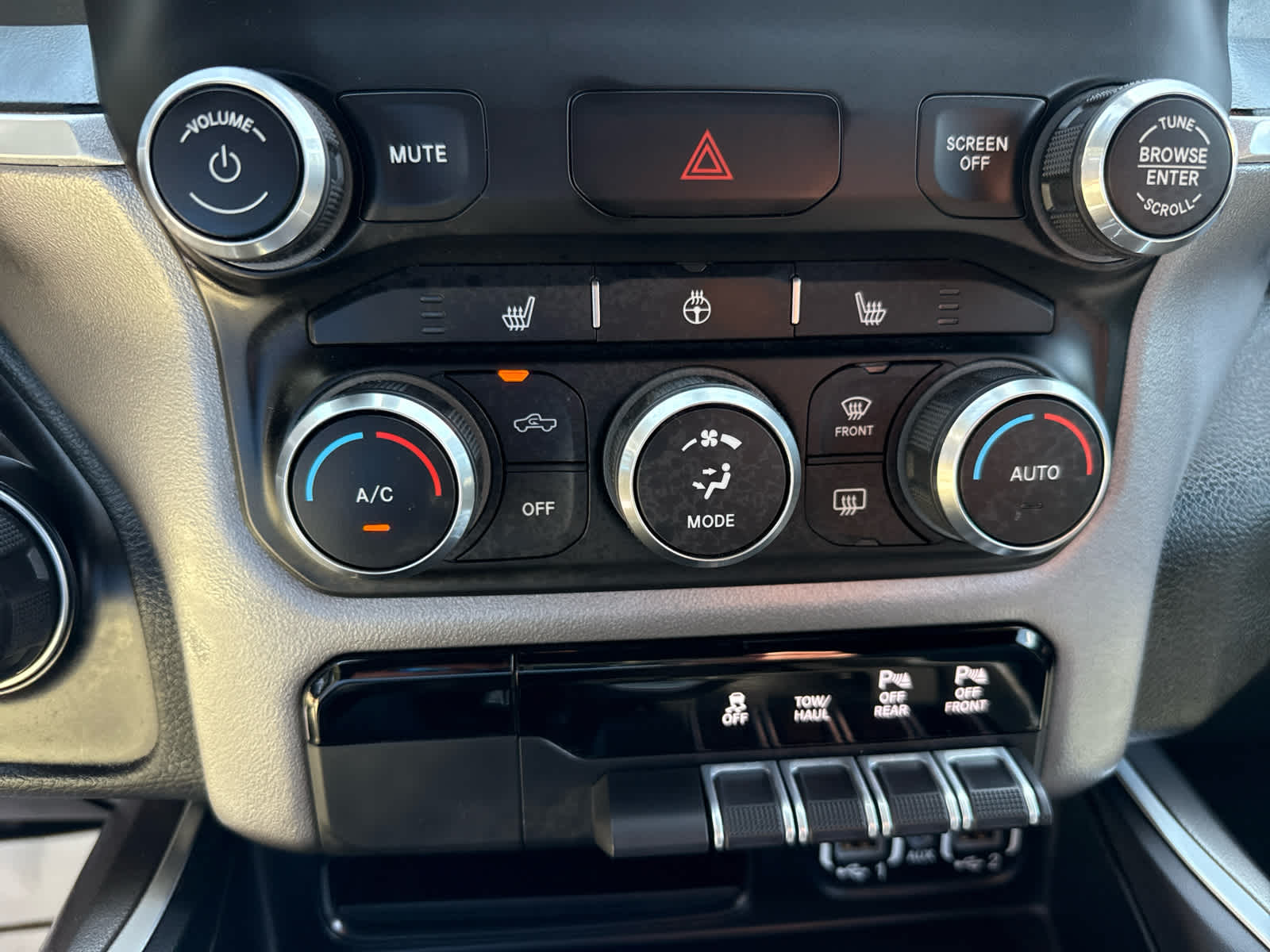 2022 Ram 1500 Big Horn photo 15