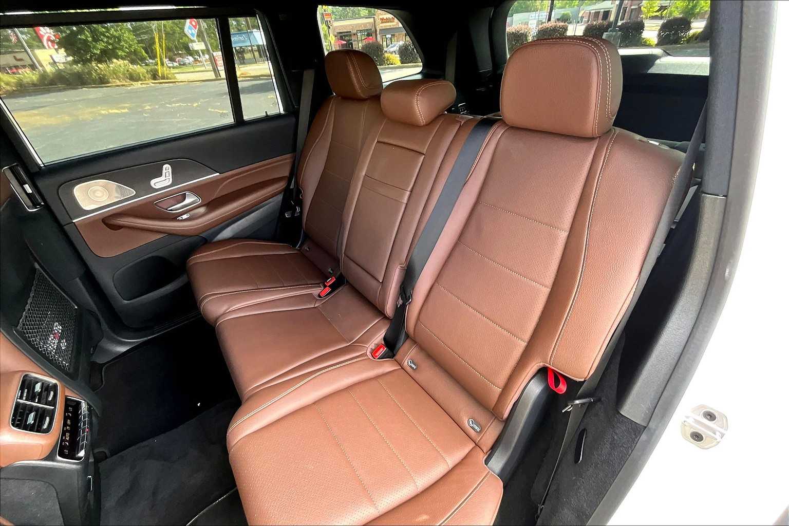 2024 Mercedes Benz GLS 450 4MATIC photo 17