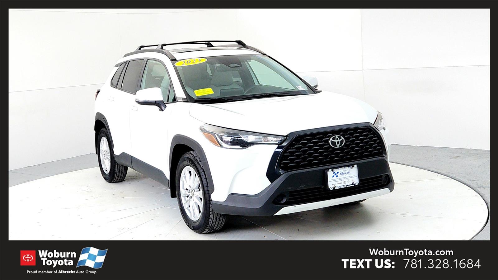 2023 Toyota Corolla Cross LE's photo