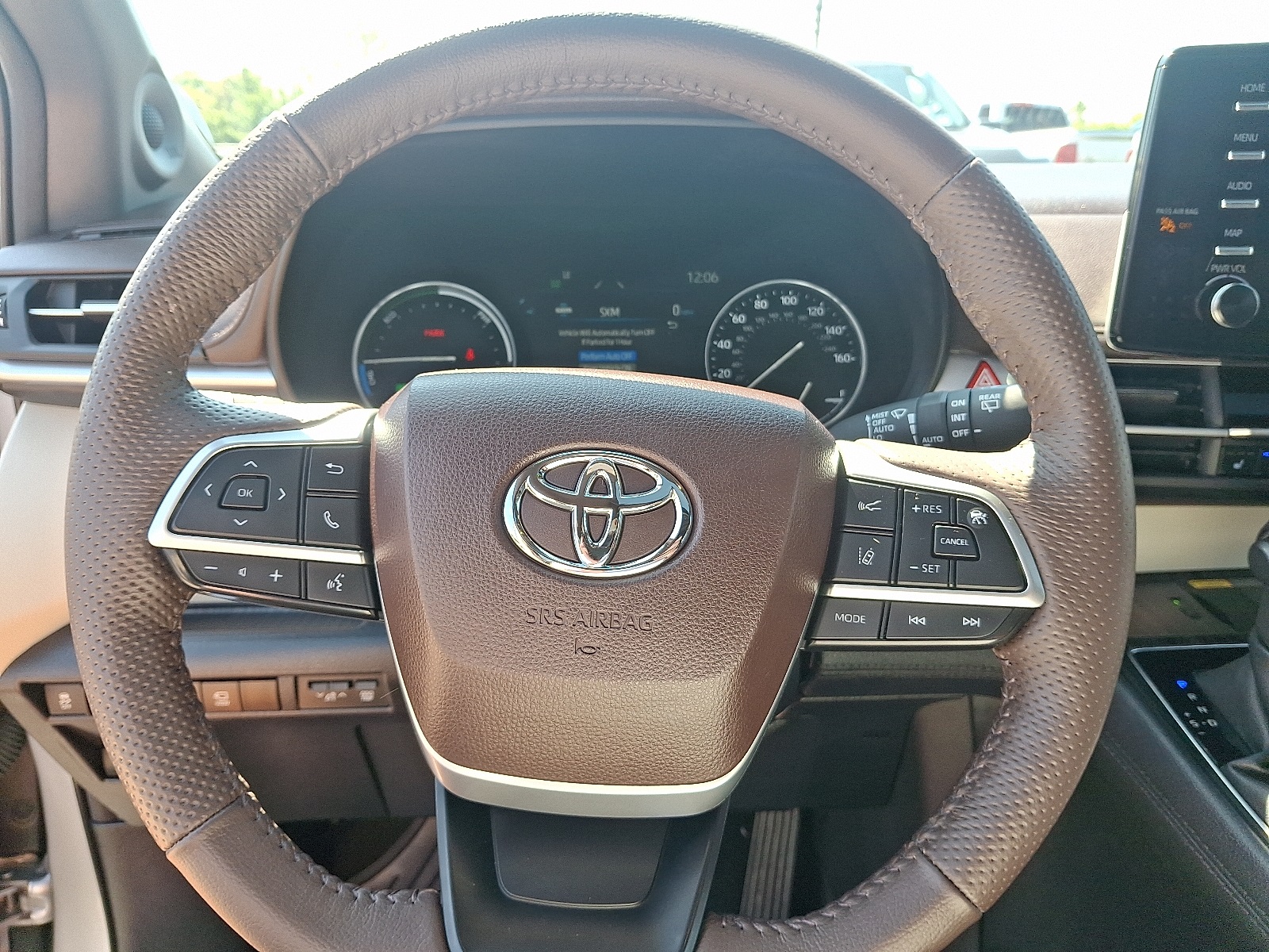 2024 Toyota Sienna Platinum photo 21