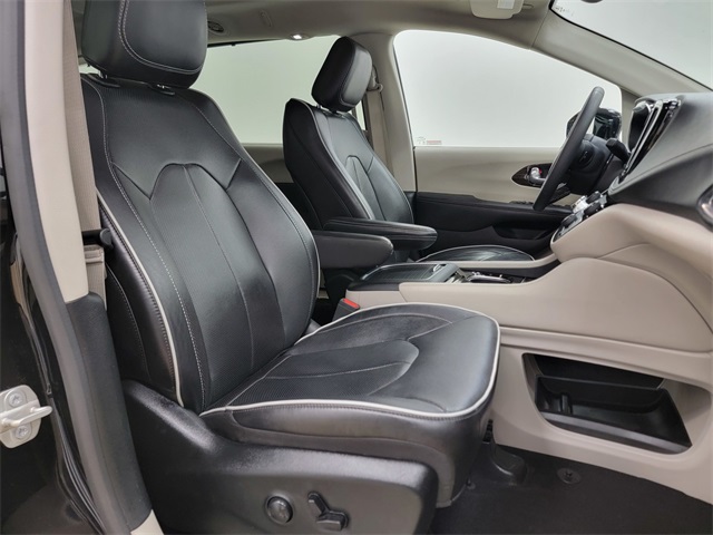 2024 Chrysler Pacifica Limited photo 19