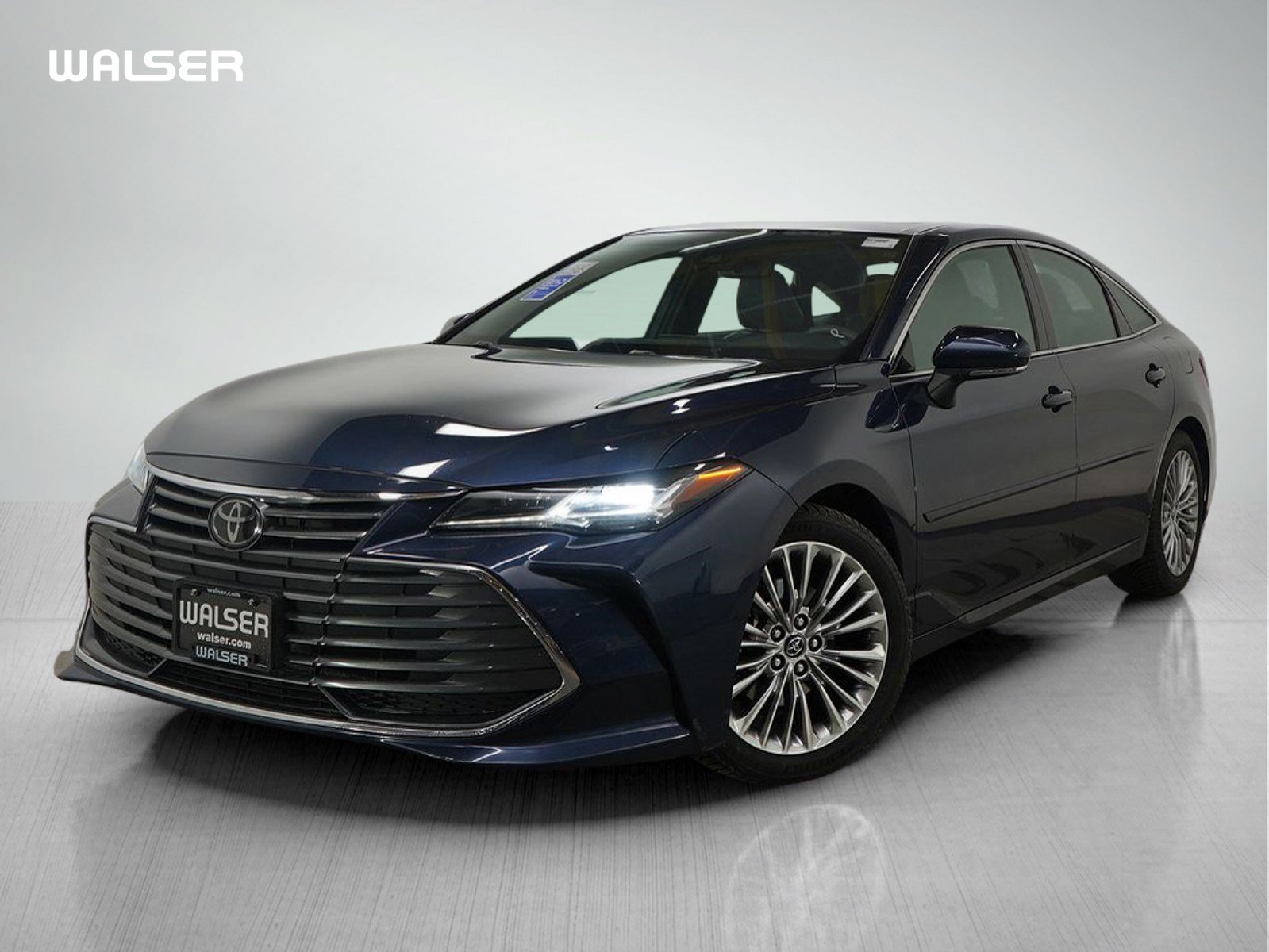 2019 Toyota Avalon Limited's photo