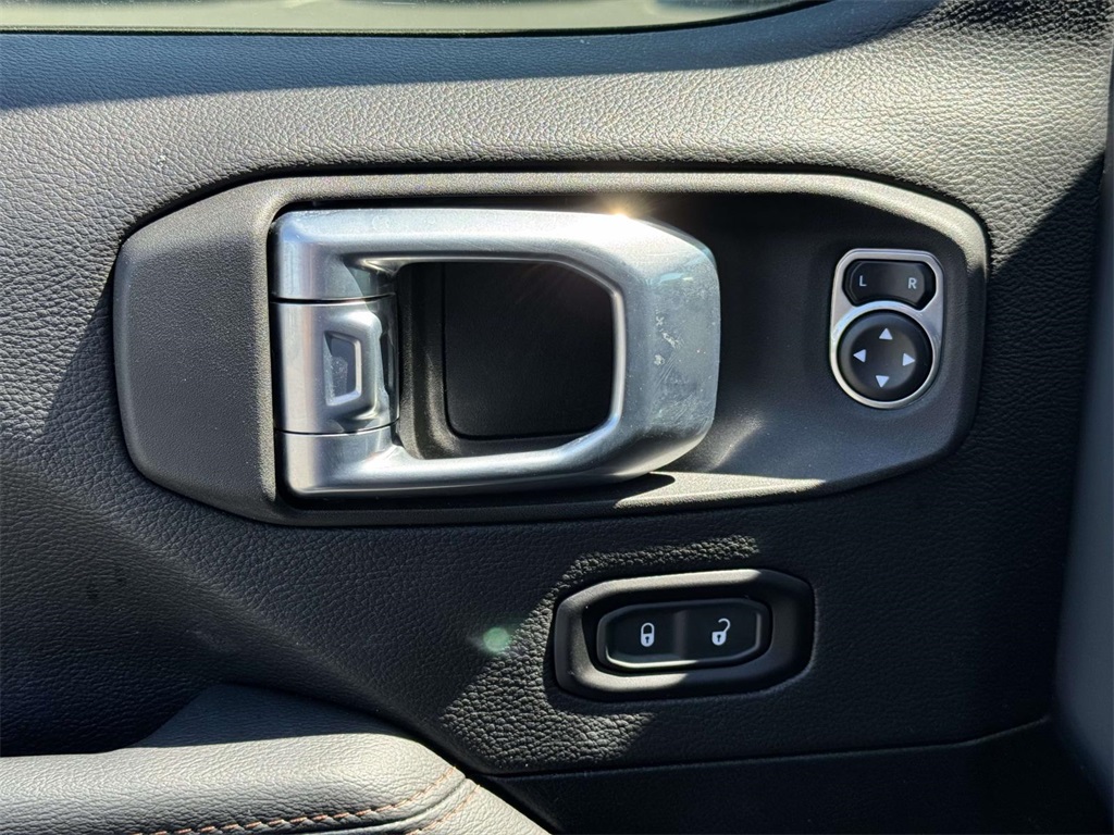 2021 Jeep Wrangler Unlimited Rubicon 392 photo 26