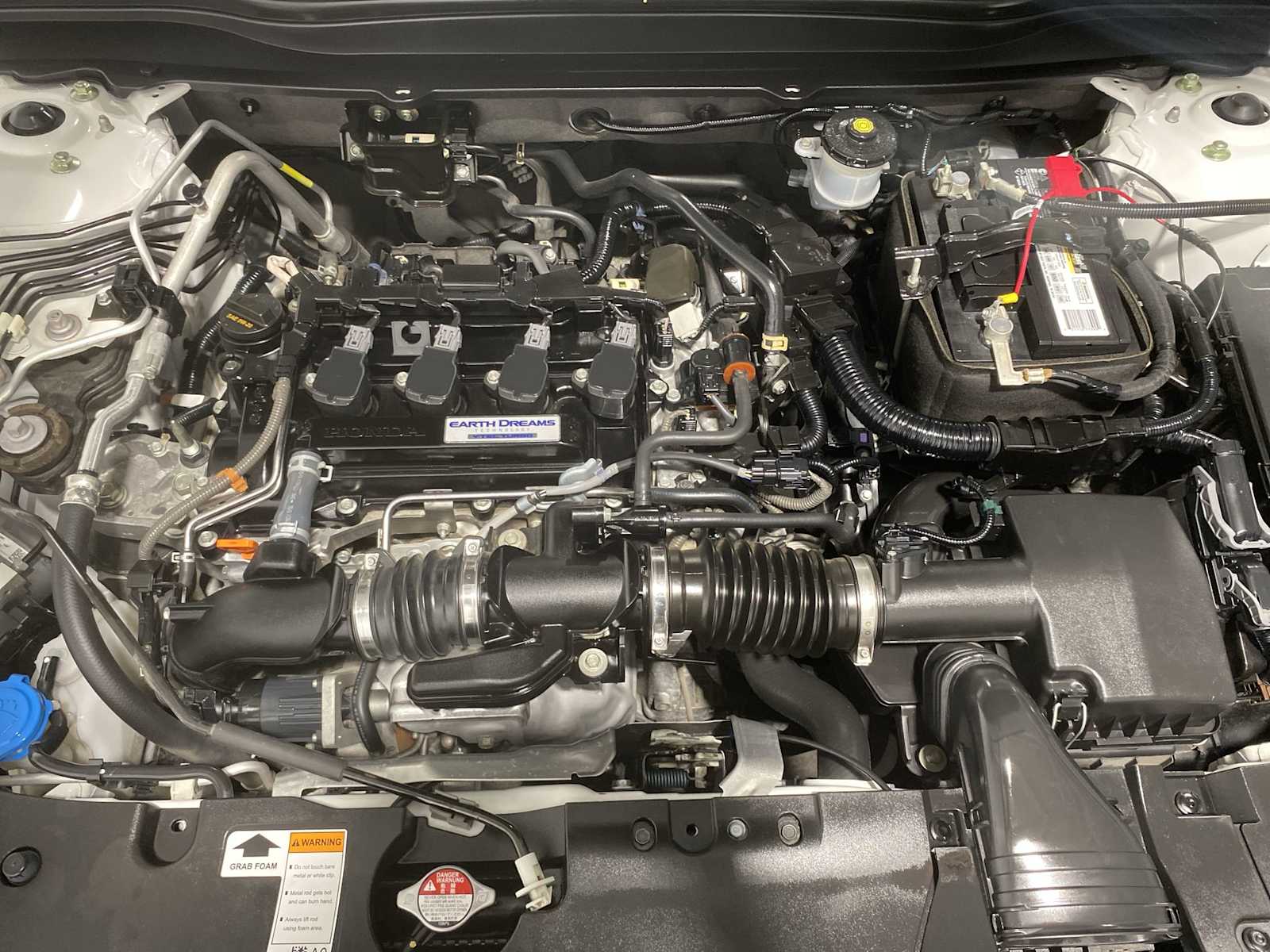 2018 Honda Accord LX 1.5T photo 9