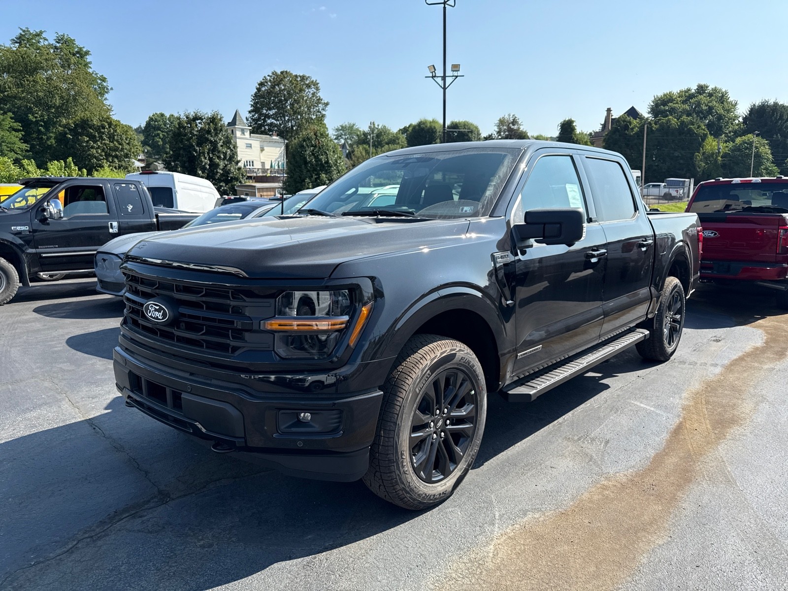 2025 Ford F-150 XLT's photo