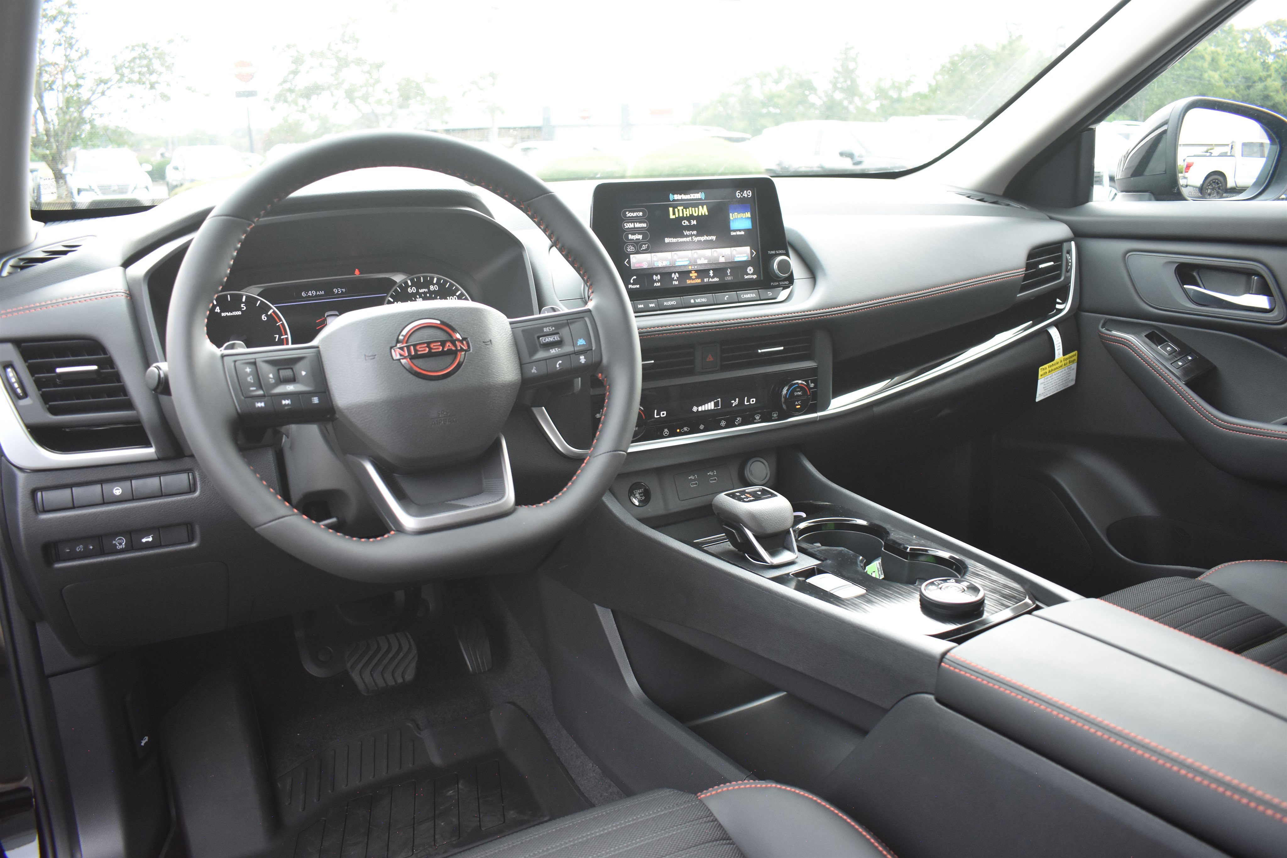 2026 Nissan Rogue SV photo 11