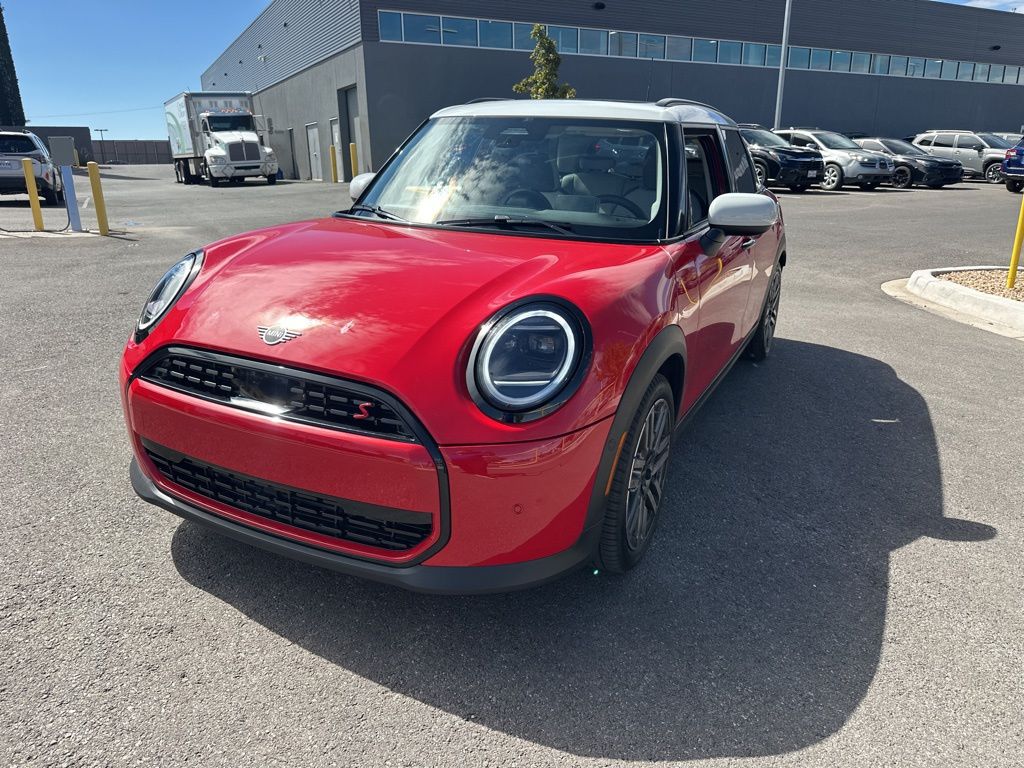 2025 Mini Cooper 4 Door Hardtop Signature photo 2