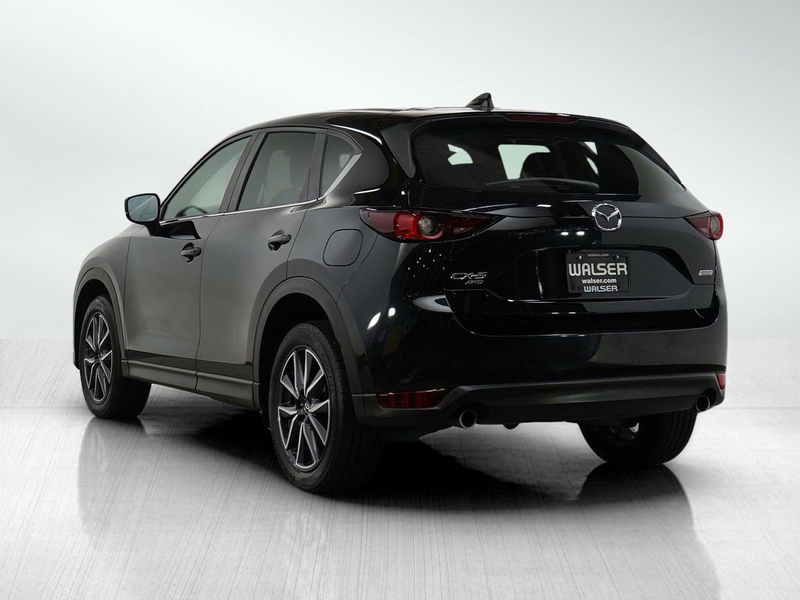 2018 Mazda CX-5 Touring photo 2