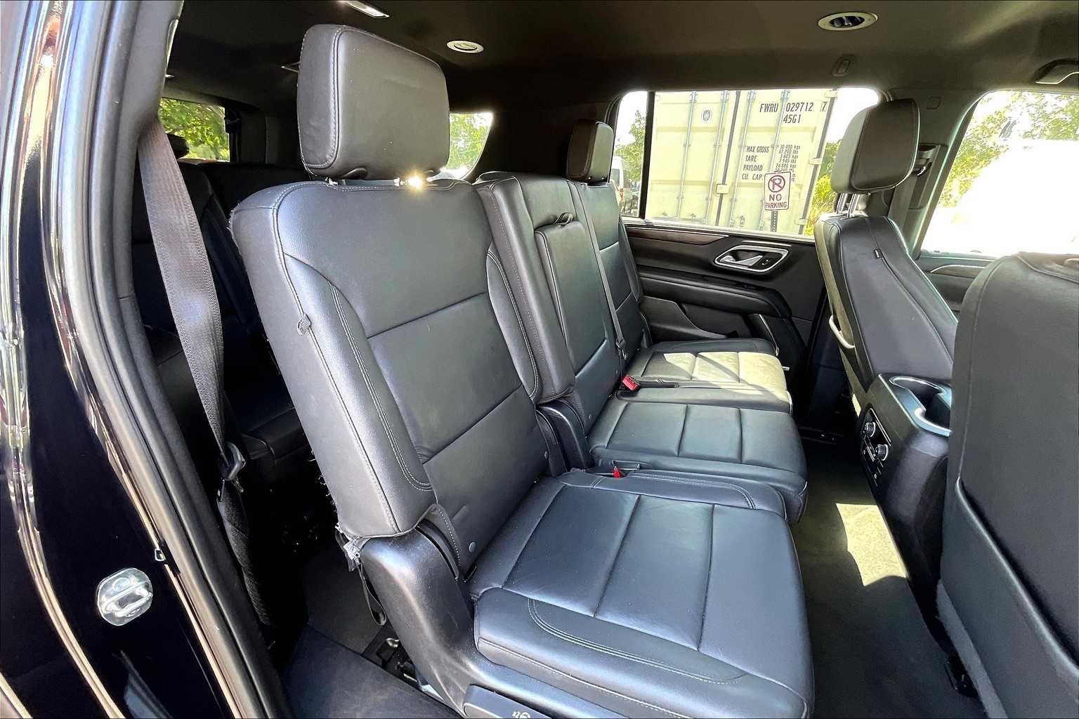 2023 Chevrolet Suburban LT photo 25