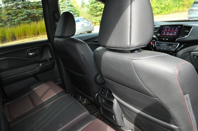 2022 Honda Ridgeline Black Edition photo 23