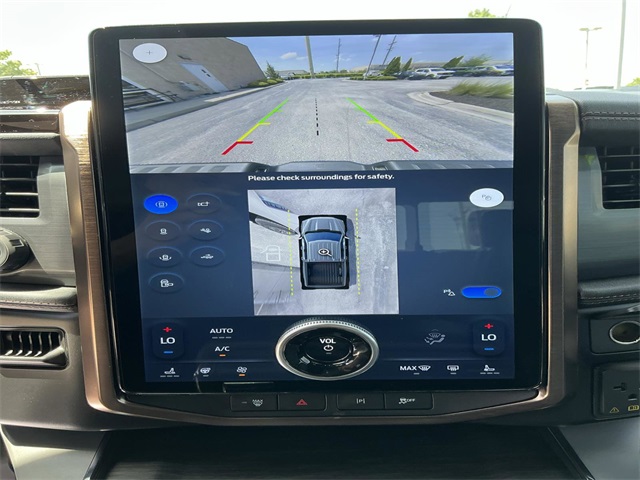 2024 Ford F-150 Lightning Lariat photo 19