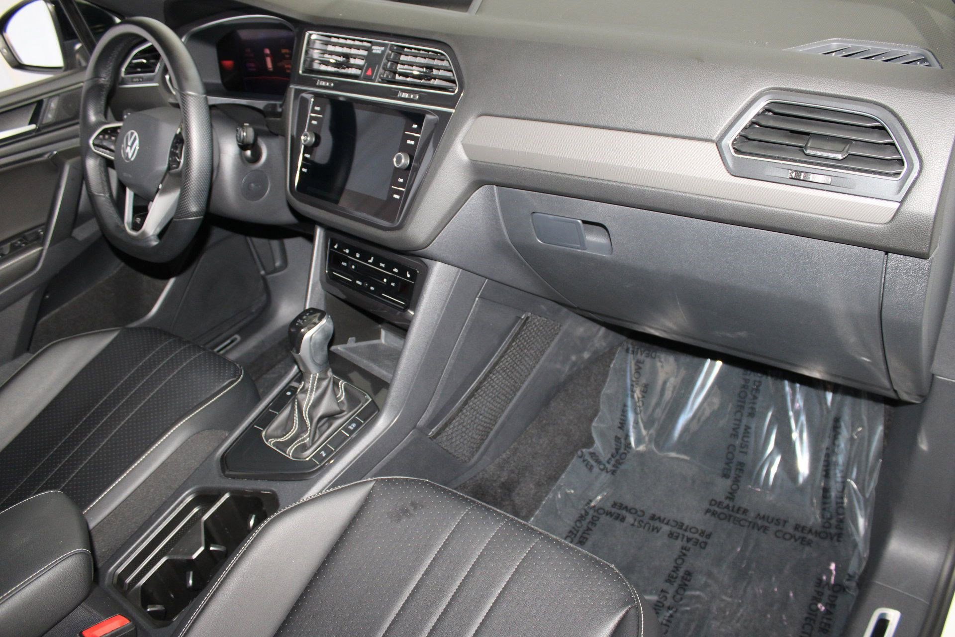 2023 Volkswagen Tiguan SE R-Line Black photo 30