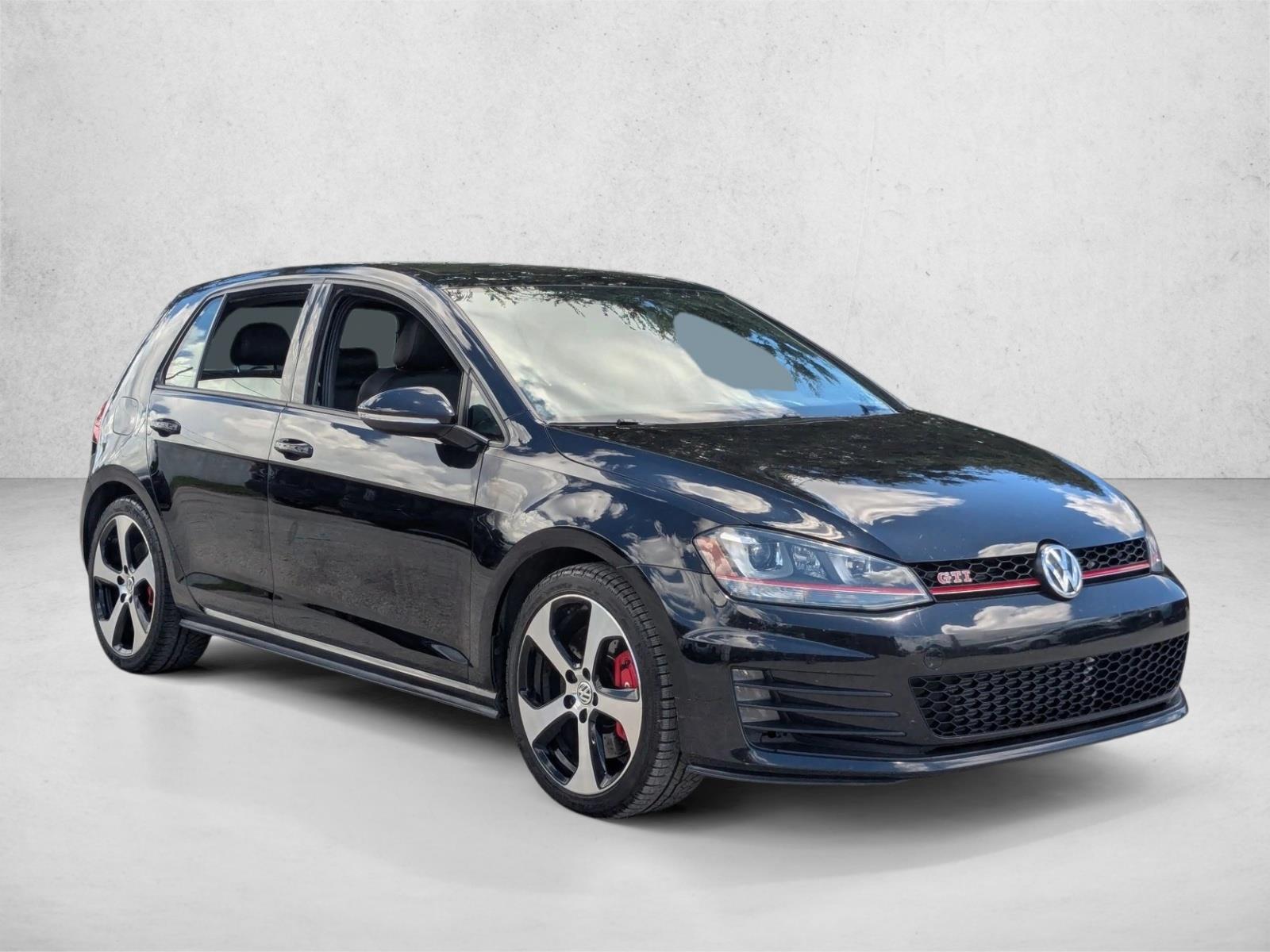 2016 Volkswagen Golf GTI SE Performance photo 2