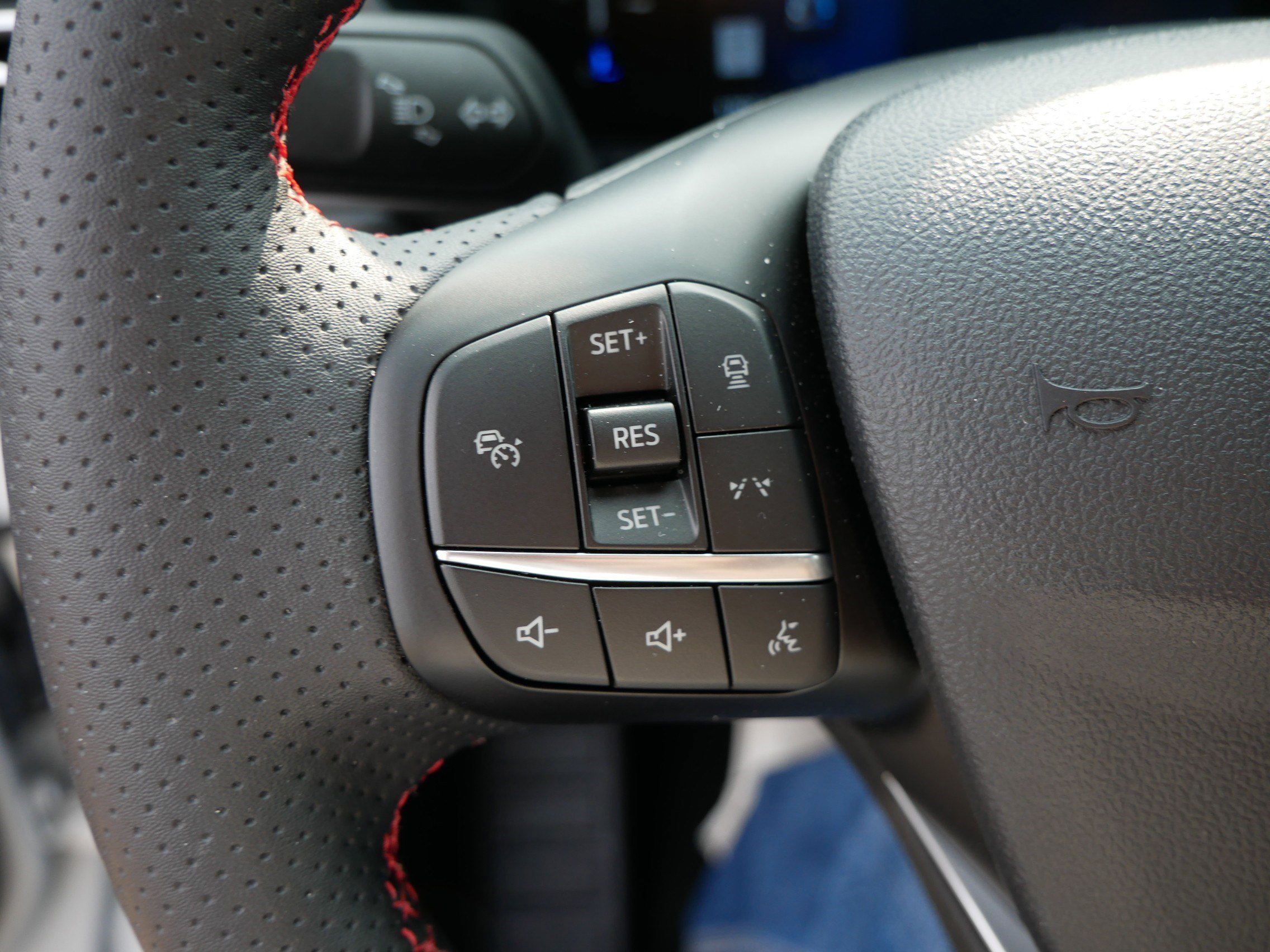 2025 Ford Escape ST-Line Select photo 28