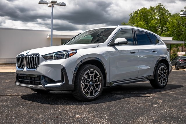 Certified Used 2025 Alpine White BMW xDrive28i image 1