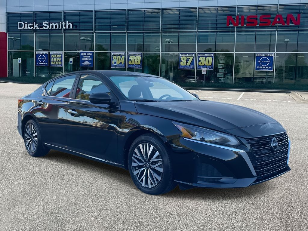 2024 Nissan Altima SV's photo