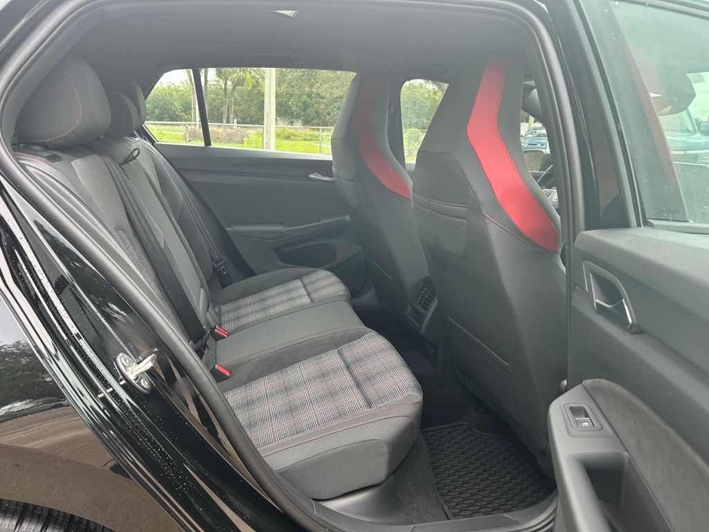 2025 Volkswagen Golf GTI S photo 31