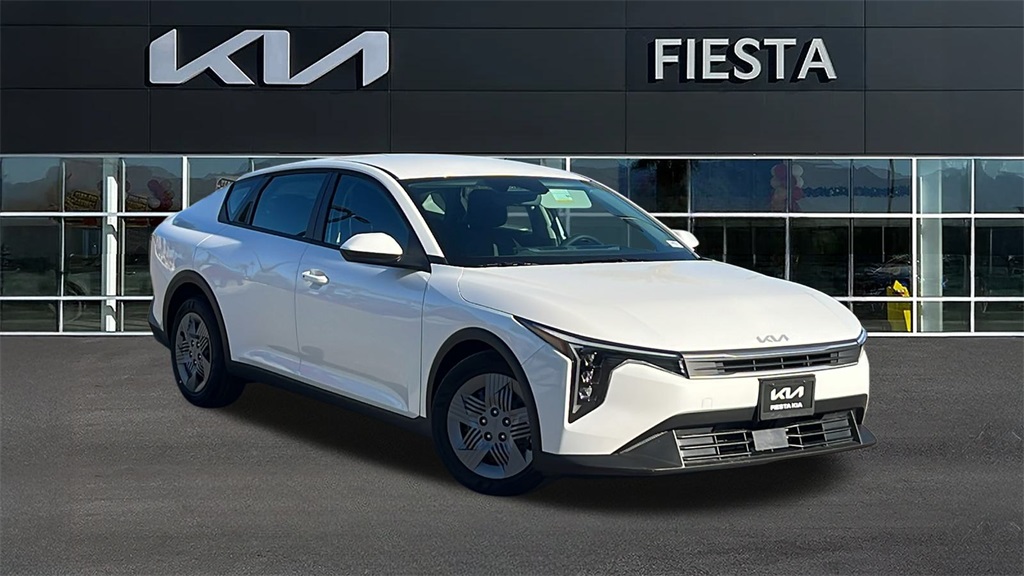 2025 Kia K4 LX's photo
