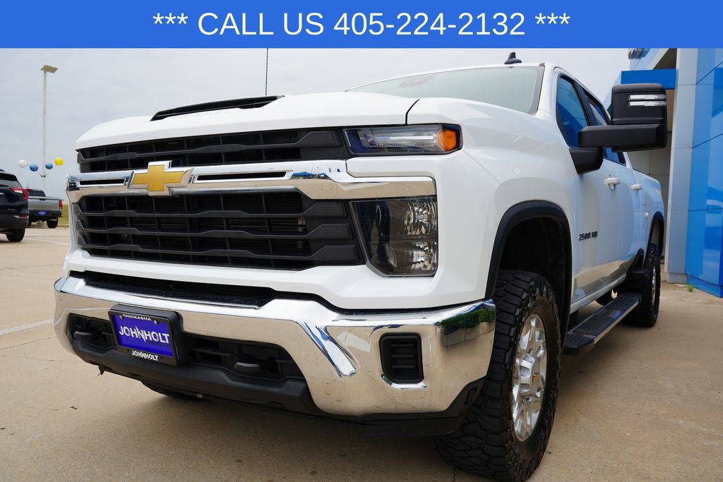 2024 Chevrolet Silverado 2500HD LT photo 3