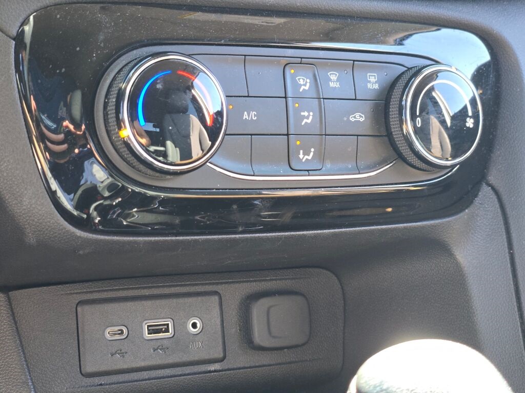 2022 Buick Encore GX Preferred photo 11