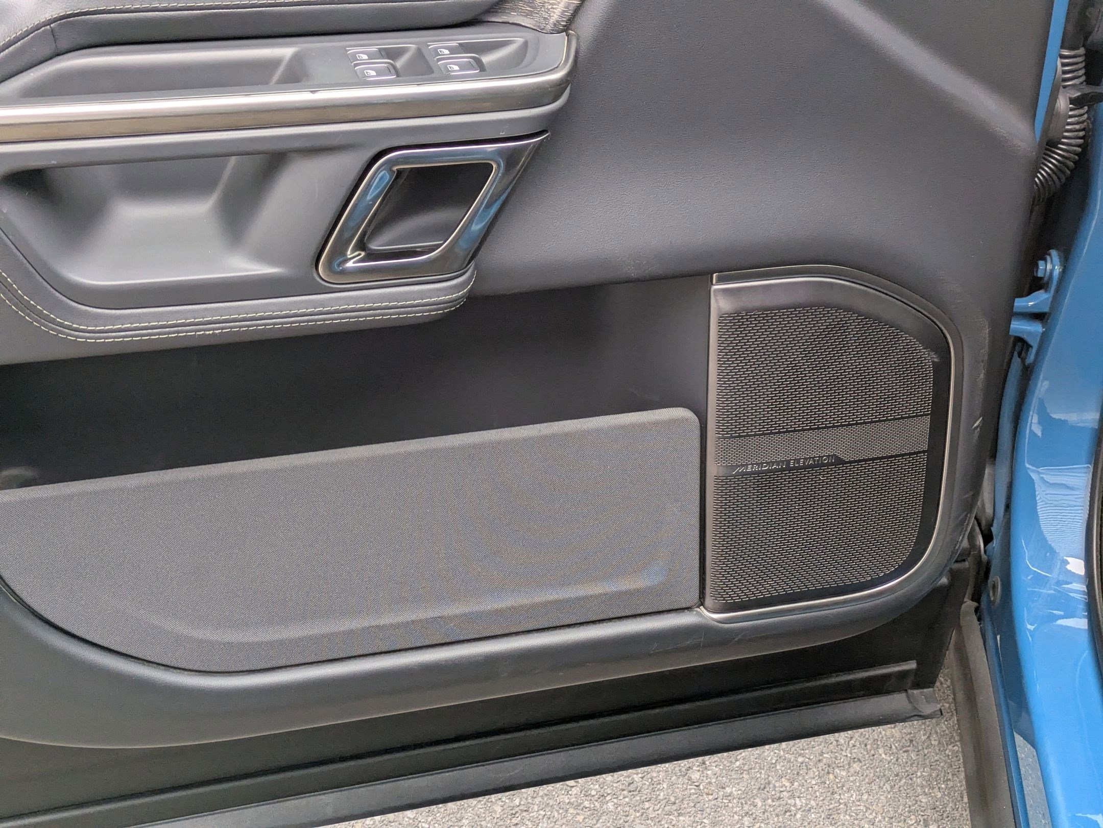 2022 Rivian R1T Adventure photo 12