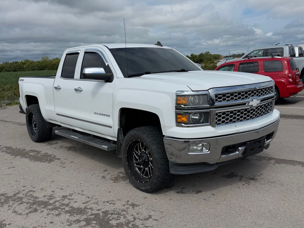 2015 Chevrolet Silverado 1500 LTZ photo 2