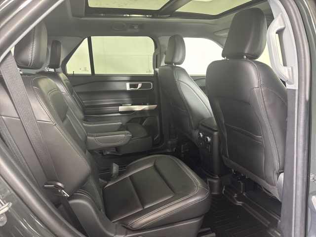 2022 Ford Explorer XLT photo 4