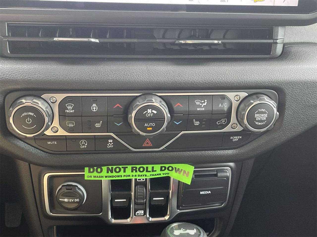 2025 Jeep Wrangler Sport S photo 17