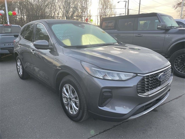 2023 Ford Escape Base's photo