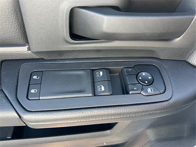 2025 Ram 5500 Tradesman photo 13
