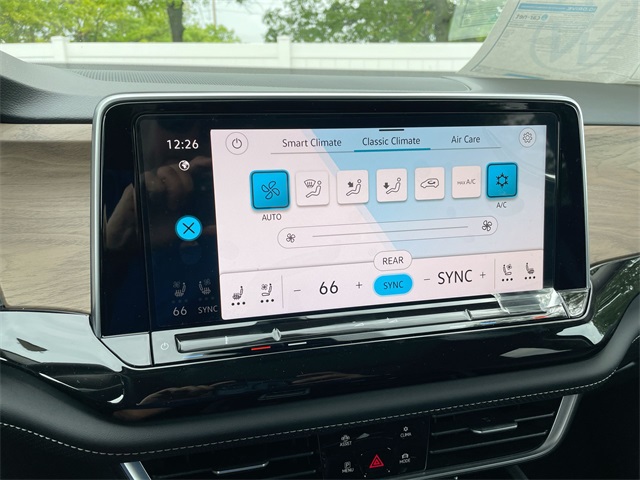 2025 Volkswagen Atlas SE Technology photo 23