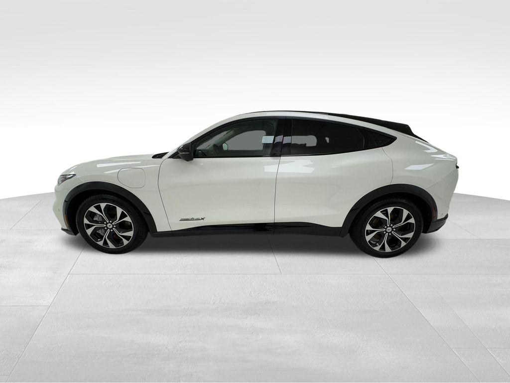 2022 Ford Mustang Mach-E Premium photo 5