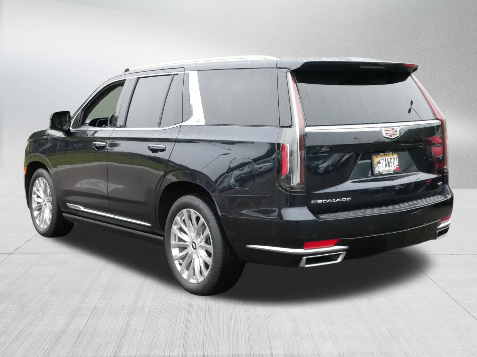 2024 Cadillac Escalade Premium Luxury photo 4
