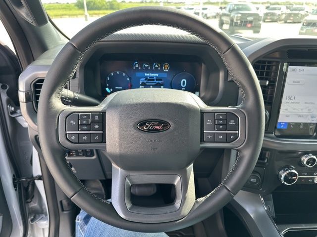 2025 Ford F-150 XLT photo 17