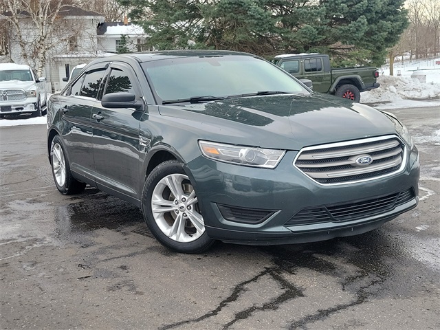 2016 Ford Taurus SE