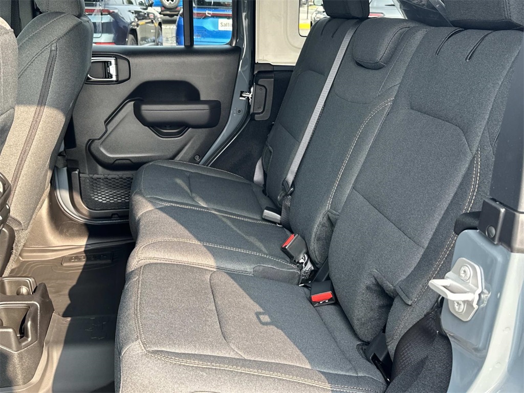2025 Jeep Wrangler Sport S photo 14