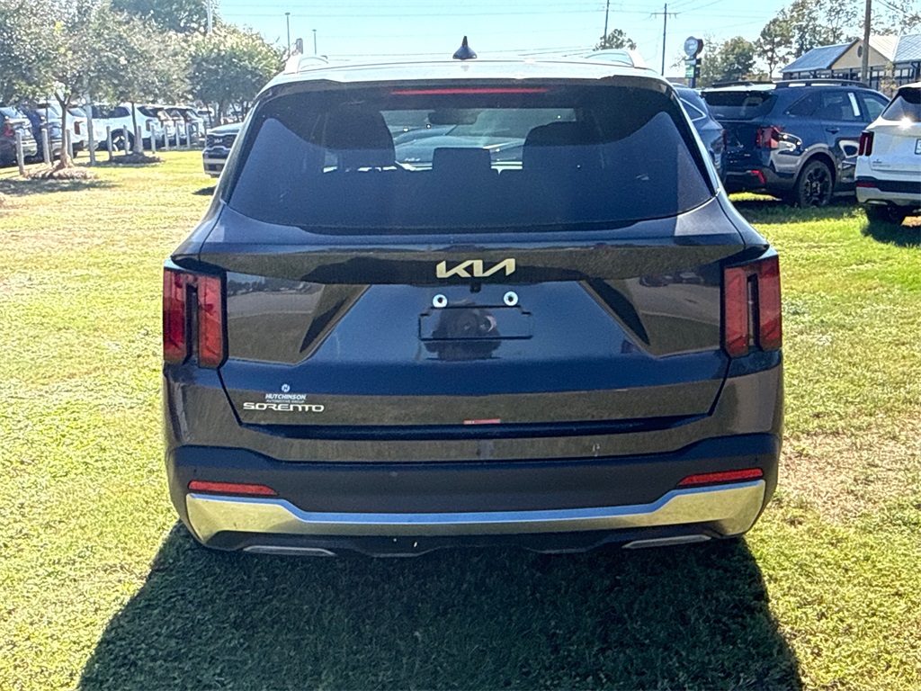 2025 Kia Sorento S photo 3