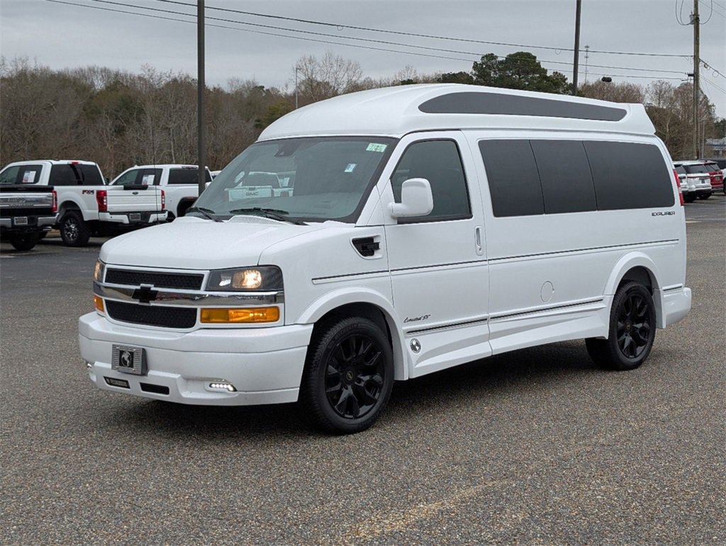 2025 Chevrolet Express Cargo Work Van's photo