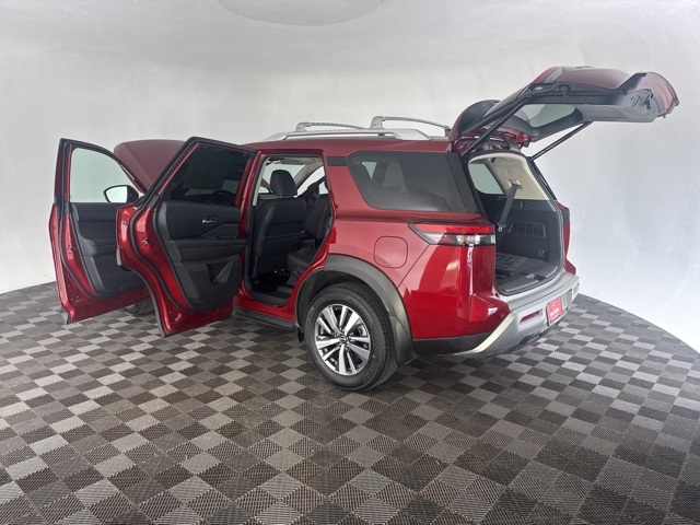 2024 Nissan Pathfinder SL photo 16