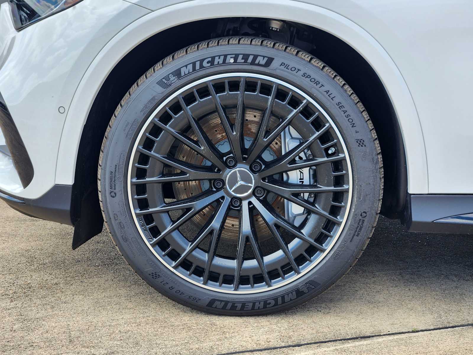 2025 Mercedes Benz GLC AMG 43 photo 7