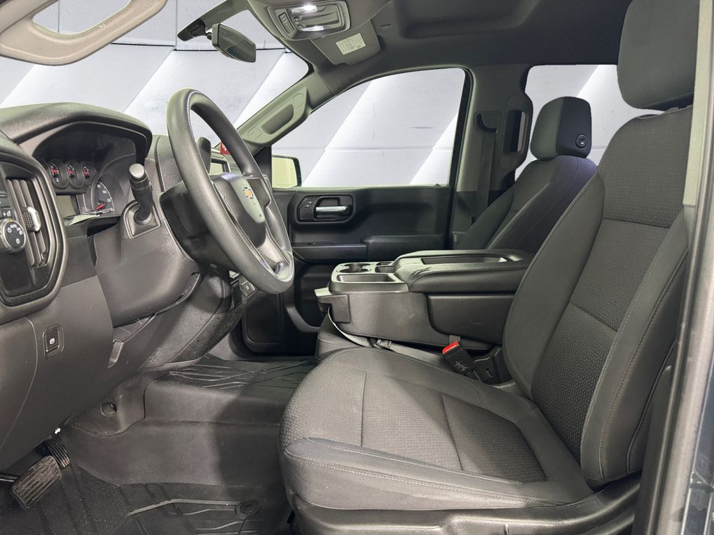 2020 Chevrolet Silverado 1500 Custom photo 6