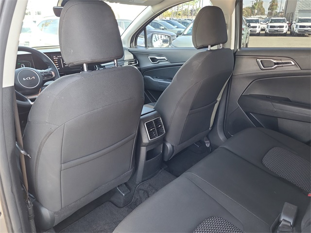 2023 Kia Sportage Hybrid LX photo 12