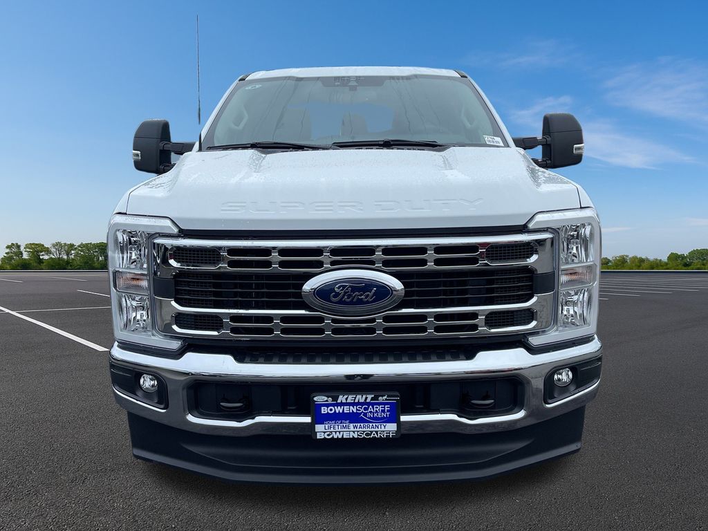 2023 Ford F-350 photo 2