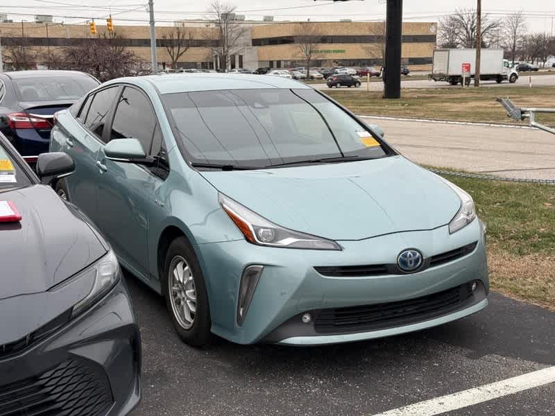 2019 Toyota Prius XLE's photo